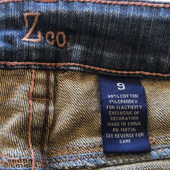 Z co Jeans Medium Wash Distressed Straight Fit Junior Size Denim - Picture 10 of 16